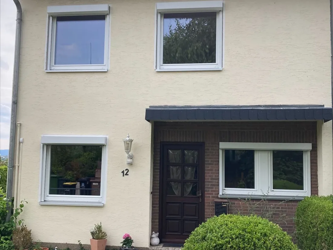 Fenster und Rollläden, Doppelhaushälfte