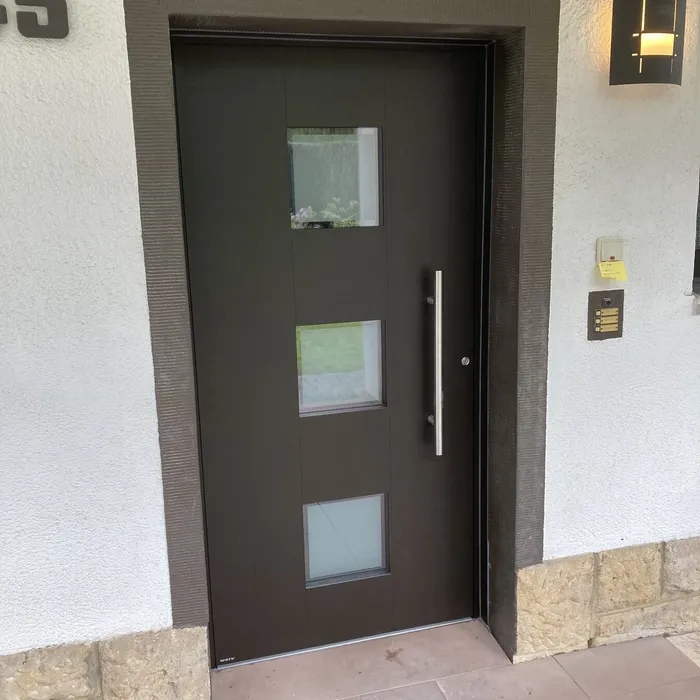 Haustür, montiert von der Hartmann Schreinerei in Kassel