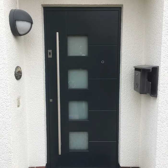 Haustür, montiert von der Hartmann Schreinerei in Kassel
