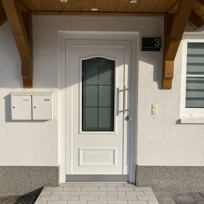 Haustür, montiert von der Hartmann Schreinerei in Kassel