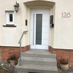 Die neue Atris Haustür mit Glasteil
